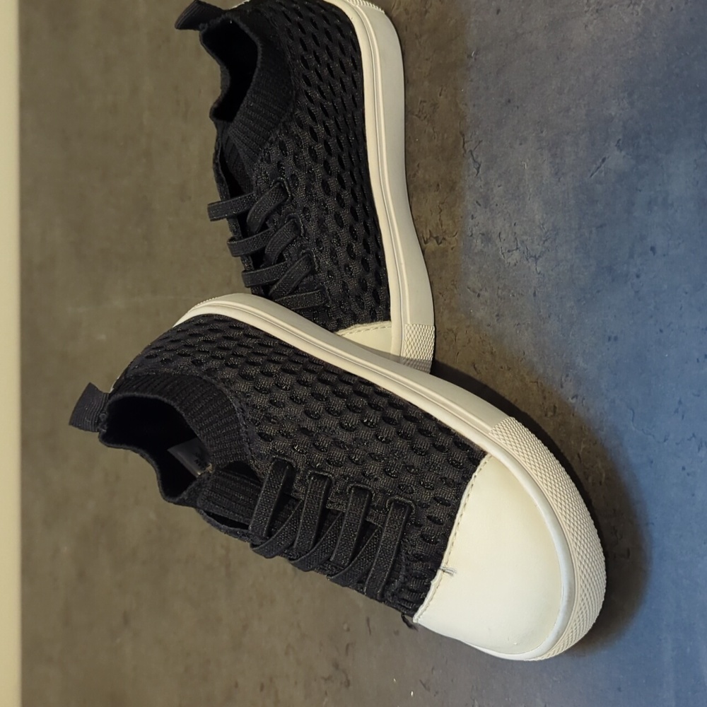 Black stonz slip on shoes